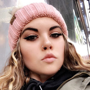 Meet your Posher, Hailey